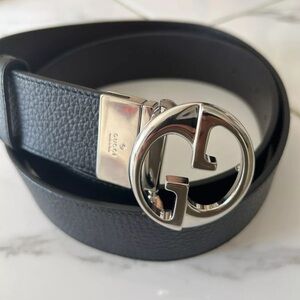 Great condition Original Gucci Reversible belt. Size 40. Original retail $570.